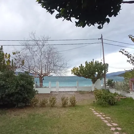 بيت للعطل Seafront Loulas House Nearby Nafpaktos *